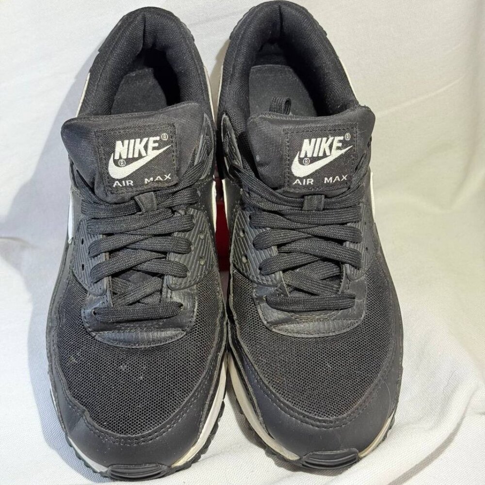 Nike Air Max 90 Womens Size 8 Black White